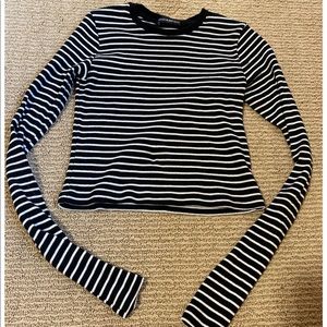 Brandy Melville long sleeve crop too